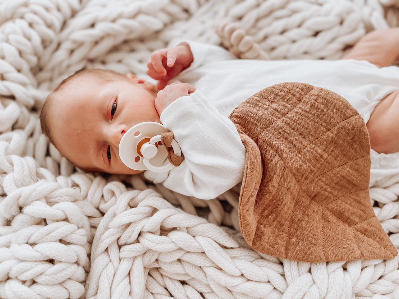 Organic Leaf Pacifier Holder