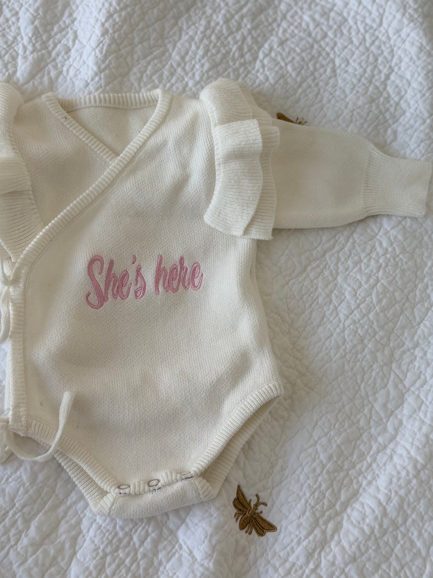 Personalised Knit Newborn Romper – Embroidered Baby Name Outfit