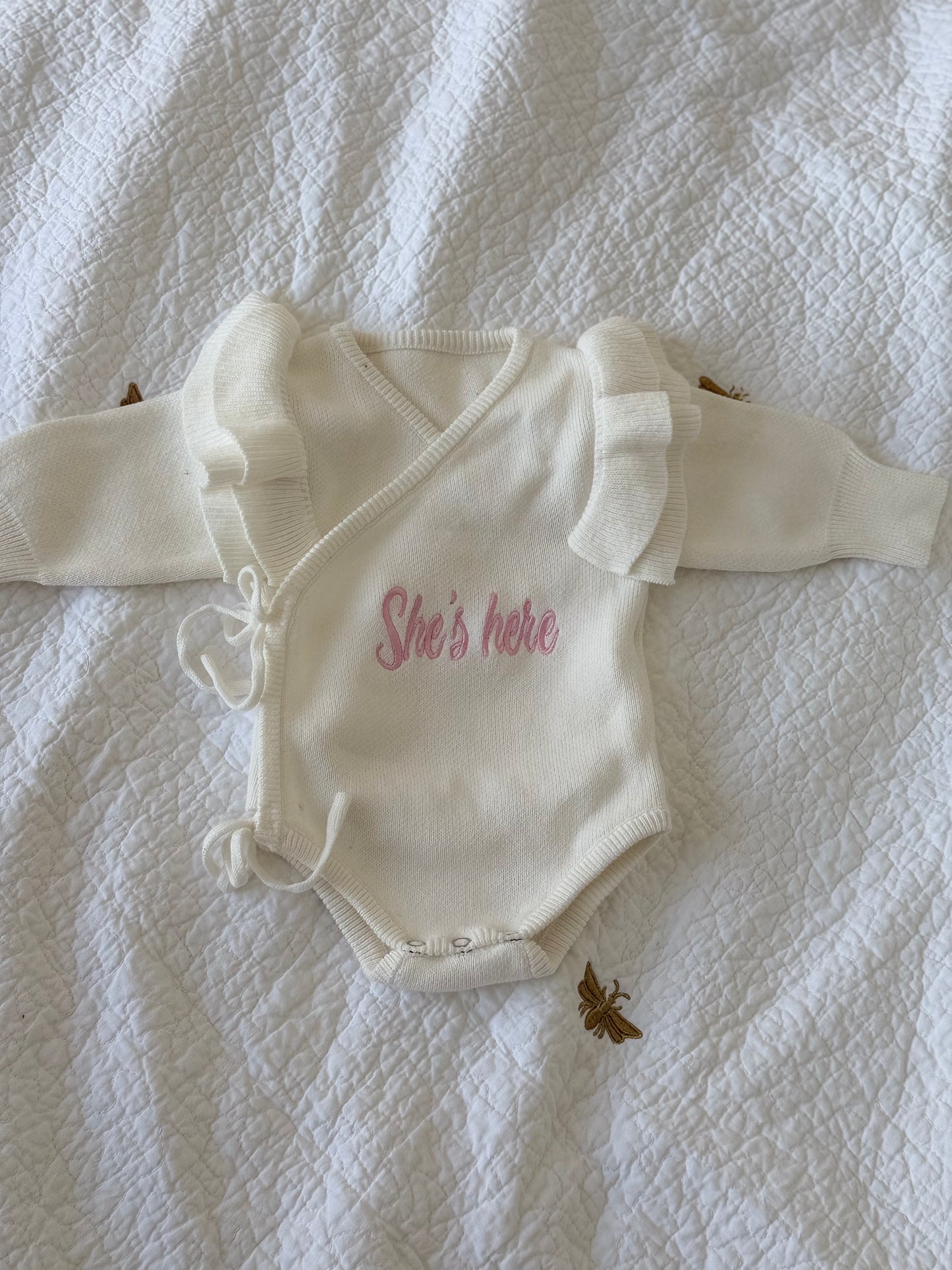 Personalised Knit Newborn Romper – Embroidered Baby Name Outfit