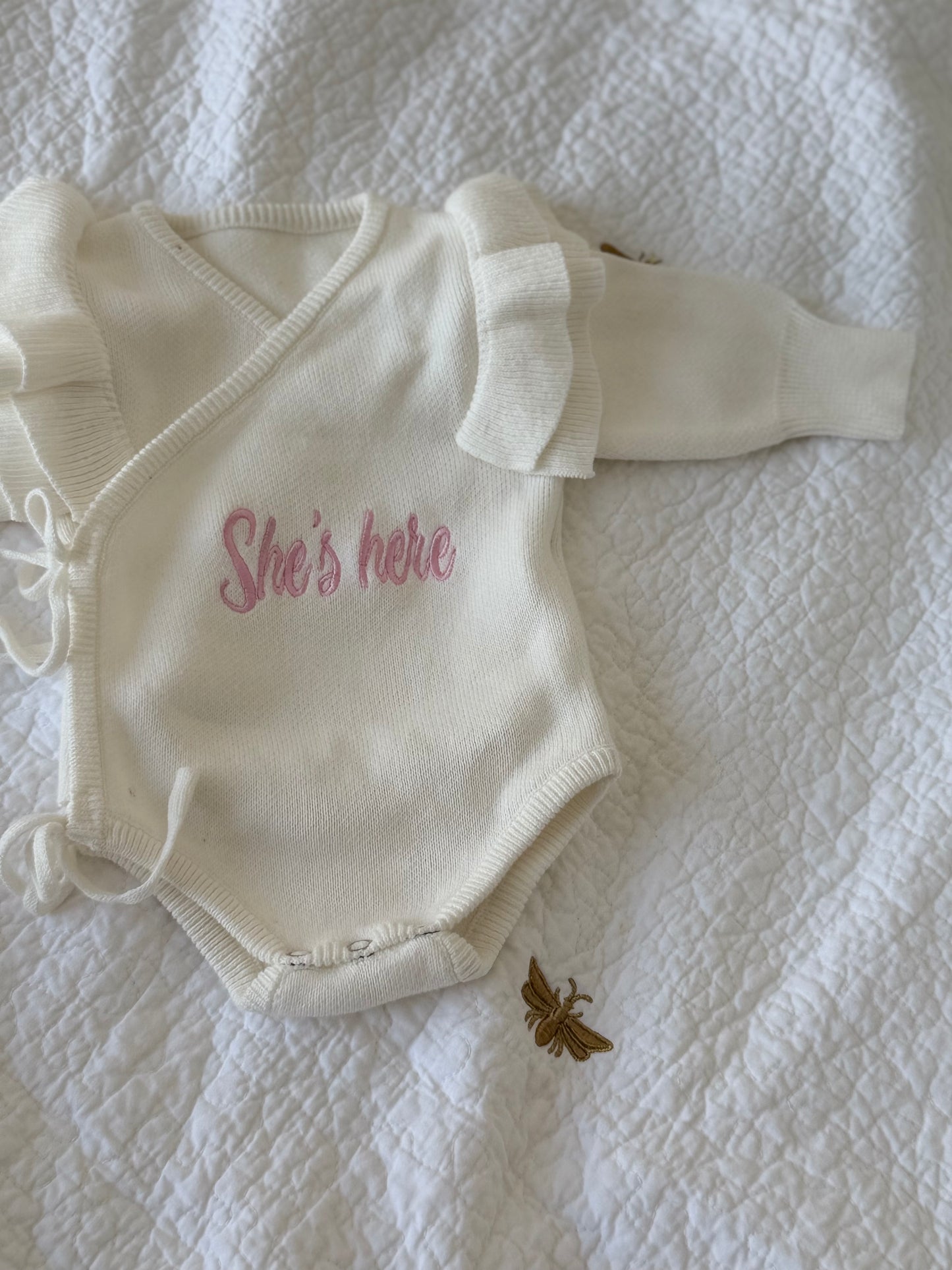 Personalised Knit Newborn Romper – Embroidered Baby Name Outfit