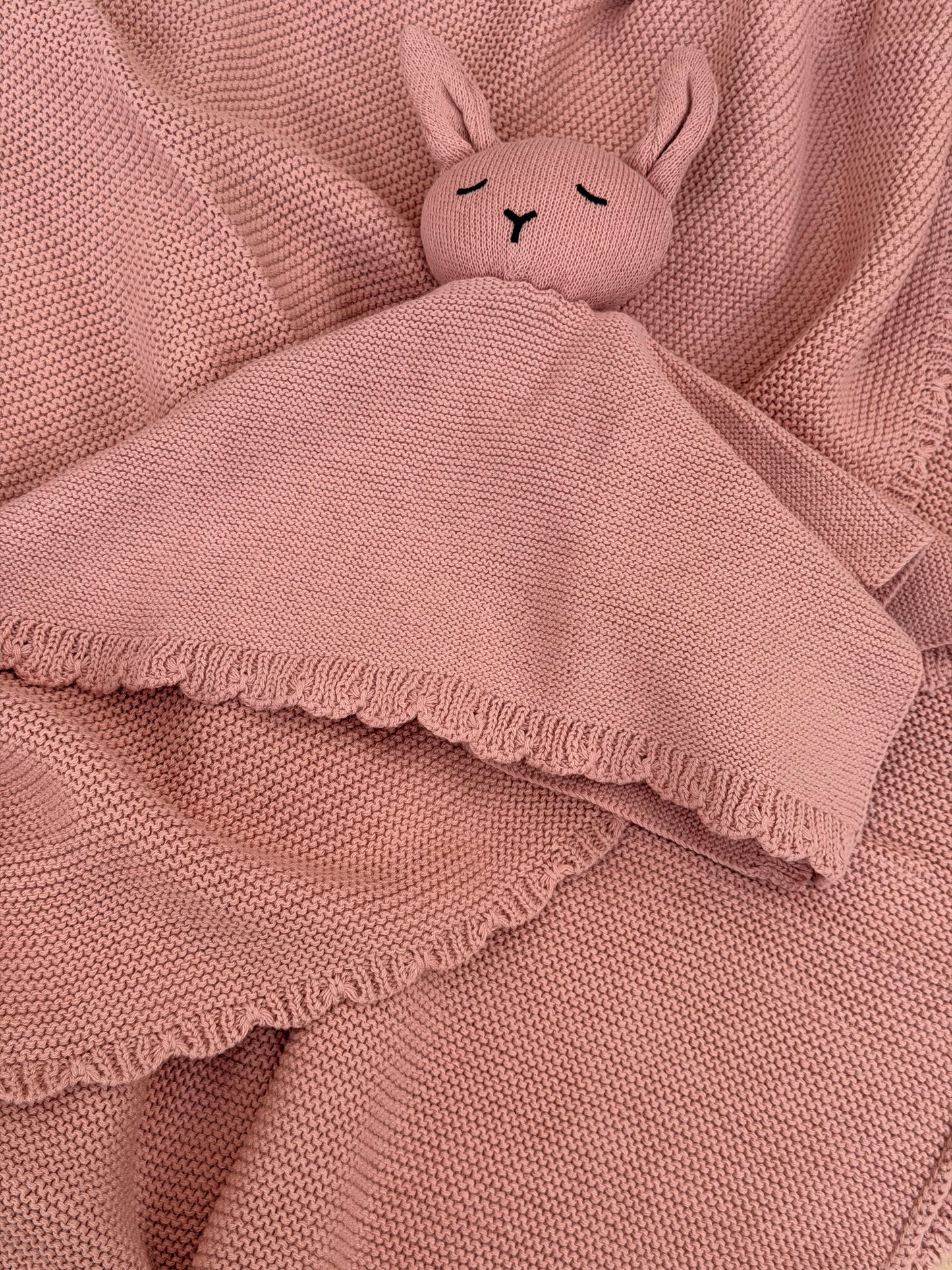 Personalised dusty pink knit baby blanket with matching bunny comforter and embroidered name — baby girl gift Dubai UAE
