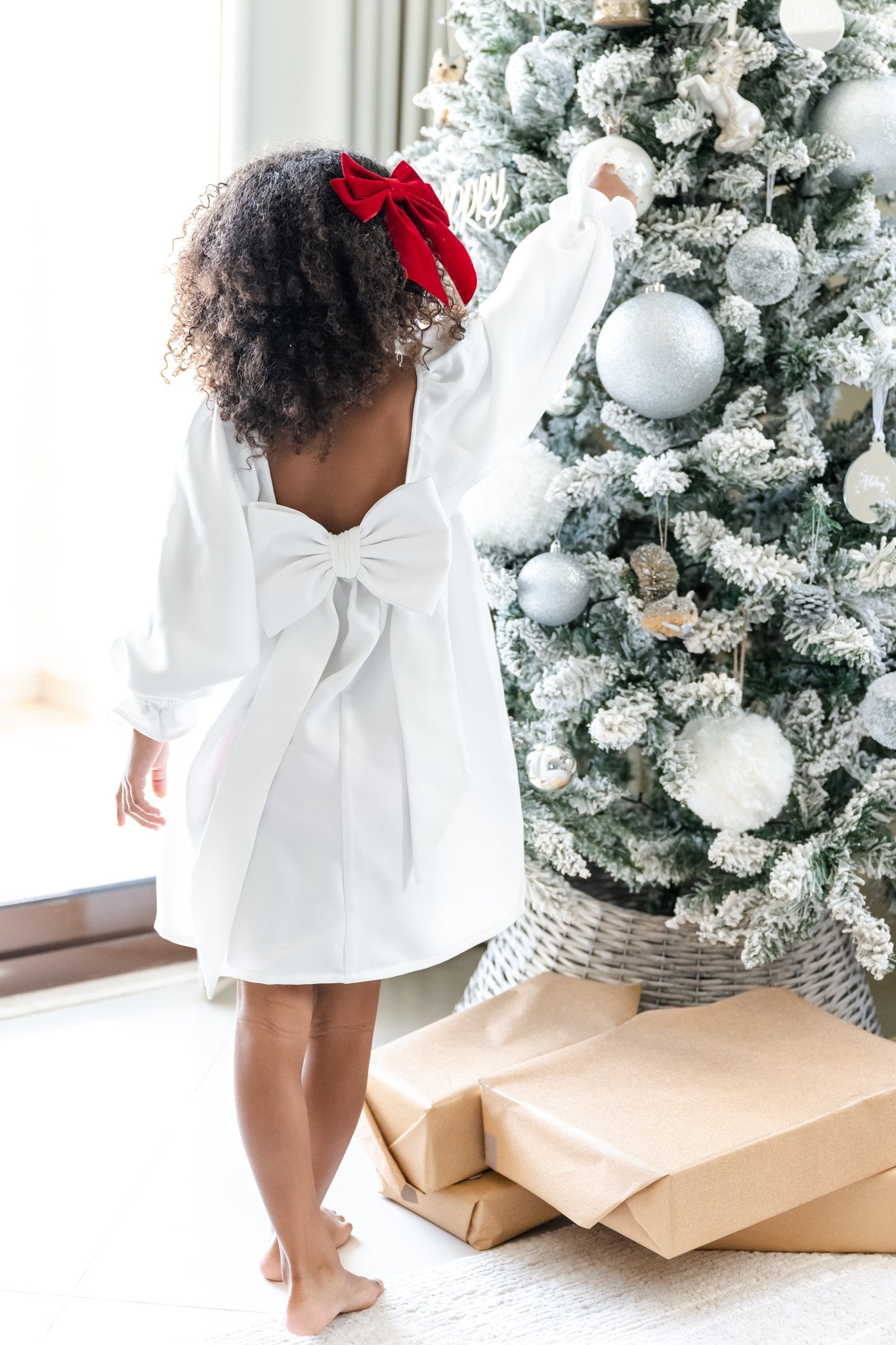 white christmas dress girl Odeerbi Girls Christmas Dress Set Little Girls Clothes Tutu Dress Santa Claus Characters Dressed Up In Tulle Skirts White 7-8 Years